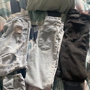 Black Hollister jeans ripped size 5s